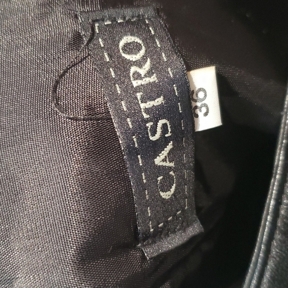 Shoes - Picture 6 of 7